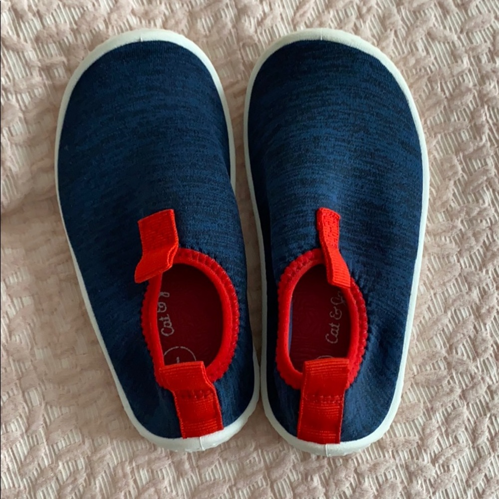 Cat & Jack water shoes